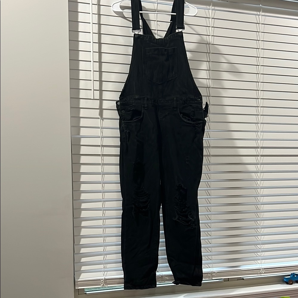 Black Jumpsuit with Sleeveless Design and Smooth Finish